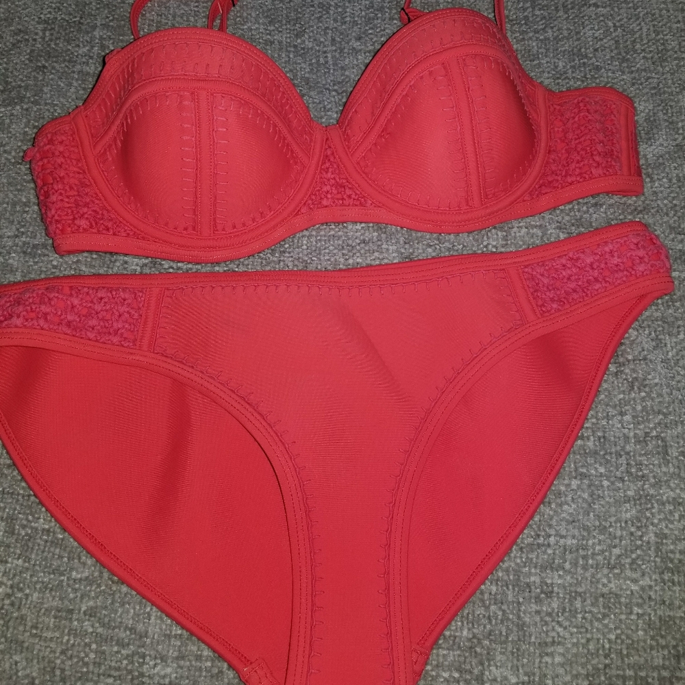 Triangl Bikini Size M